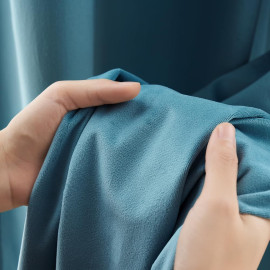 MIULEE 2 gab. zili samta aizkari ar metāla riņķiem, 140 × 225 cm, biezs un necaurspīdīgs, termoaizkari guļamistabai un viesistabai, ziemai, dekoratīvi un mīksti