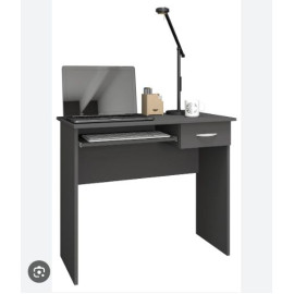 VCM rakstāmgalds “Arusa”.