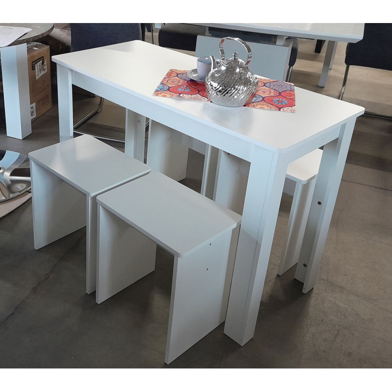 VCM pusdienu galds ar 4 taburetēm “Esal”.