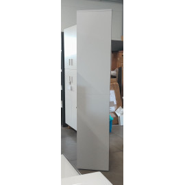 “Lindas” plaukts balts. 