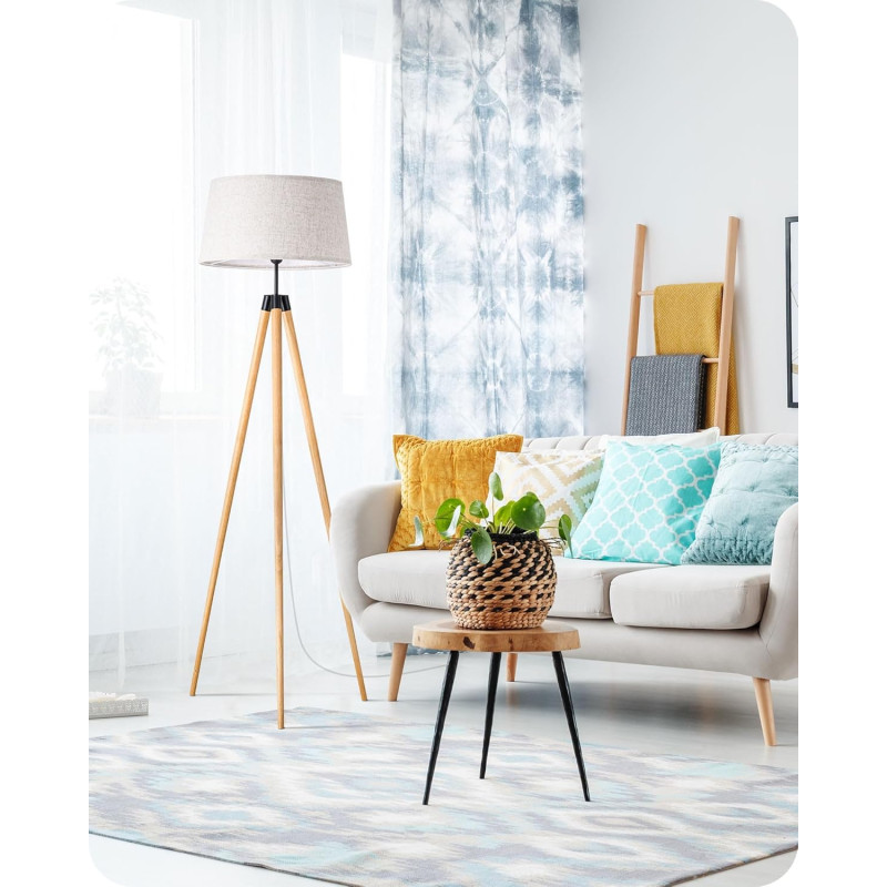 EDISHINE regulējama grīdas lampa viesistabai.