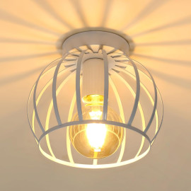 Vintage griestu lampa industriālā retro stilā.