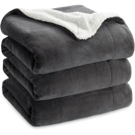 Bedsure GentleSoft Sherpa flīsa pleds, tumši pelēks, 220 × 240 cm.