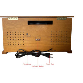 Retro stila ierakstu atskaņotājs ar skaļruni.